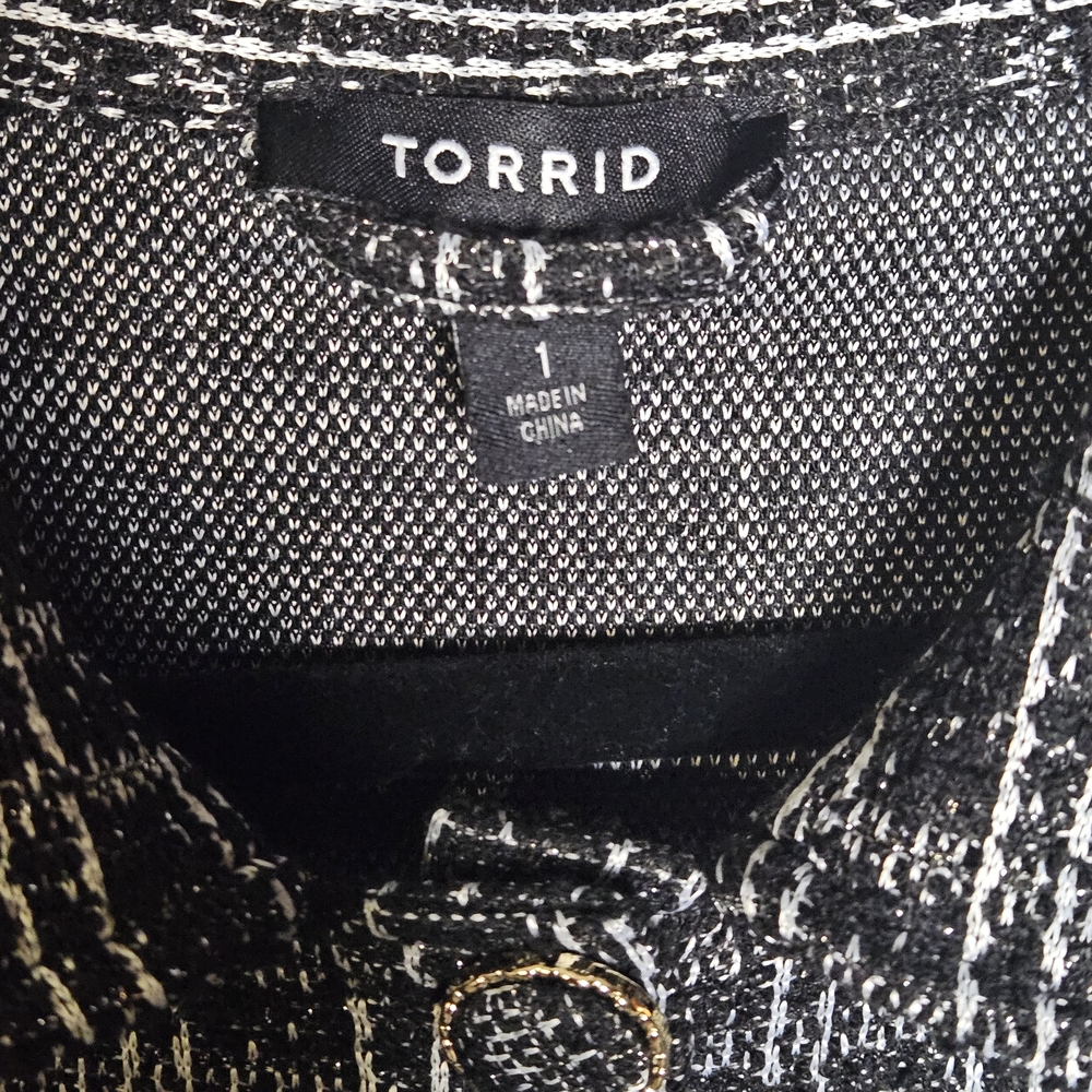 💥Sale💥Torrid Black and White Textured Jacket - Picture 2 of 5